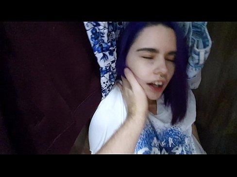 ❤️ Löysin siskoni kaapista ja autoin häntä laukeamaan ❤️❌ Kotitekoinen porno at us ❌❤